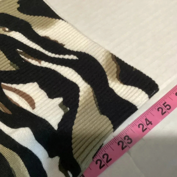 Just B sweater womens SZ L 90’s vintage sequins mobwife reptile print - Picture 8 of 8